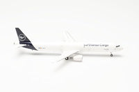 Thumbnail for herpa Modellflugzeug Lufthansa Cargo Airbus A321P2F – D-AEUC Hello Europe, Miniatur im Maßstab 1:200, Sammlerstück, Modell mit Standfuß, Kunststoff