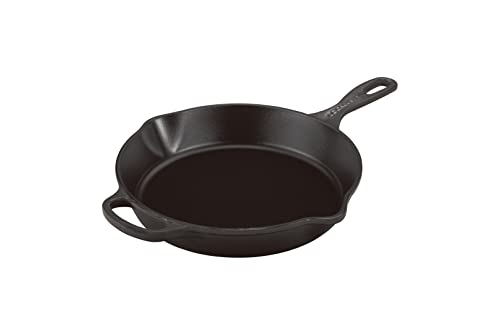 Le Creuset Signature Hohe Brat- und Servierpfanne aus Gusseisen, für alle Herdarten und Backöfen, 26 cm, 2 Liter, Schwarz matt, 20187260000422 im Sale