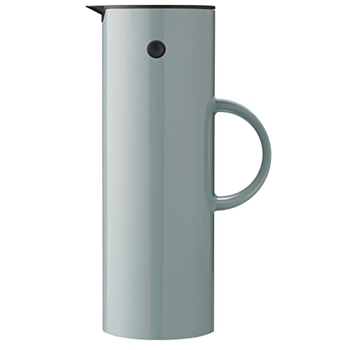 Stelton Isolierkanne EM77 - Doppelwandige Isolierkanne für heiße/kalte Getränke - Tee- & Kaffeekanne mit Glaseinsatz, Magnetverschluss, Schraubdeckel, Vintage-Design - 1 Liter, Dusty Green im Sale