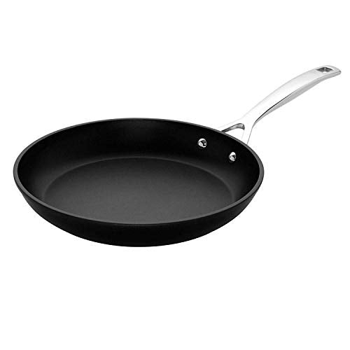 Le Creuset Aluminium-Antihaft flache Pfanne, Ø 28 cm, Für alle Herdarten inkl. Induktion geeignet, Anthrazit/Silber, 51112280010002 im Sale