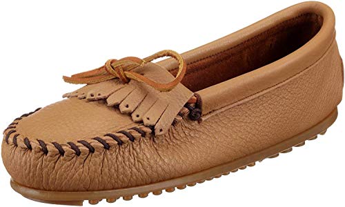 Minnetonka Damen Deerskin Kilty Mokassin, Beige (Mocha 2) im Sale