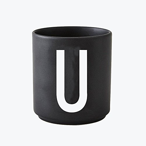 Design Letters - Becher - Buchstabentasse - Buchstabe: U - Porzellan - Schwarz - Arne Jacobsen im Sale