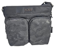 Thumbnail for TUMI Kenosha 148980 Damen-Crossbody-Tasche mit verstellbarem Riemen, Camoflauge-Design mit Gunmetal Hardware, Schwarz, Schwarz, Medium