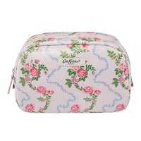 Thumbnail for Cath Kidston Kulturbeutel | Kosmetiktasche – Flutter Rose | Reisegröße & veganfreundlich | Kulturbeutel & Kosmetiktasche | Schönheitsgeschenk für Sie im Sale