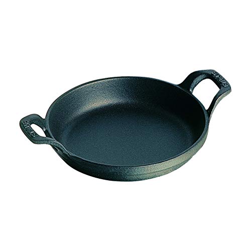 Staub 1301123 Mini-Auflaufform, rund 12 cm, 0,25 L mit mattschwarzer Emaillierung im Inneren der Auflaufform, schwarz