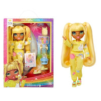 Thumbnail for Rainbow High Junior High PJ Party - Sunny (Gelb) - 22 cm Puppe mit weichem Einteiler, Hausschuhen und Spielzubehör - Kinderspielzeug - Ideal für 4-12 Jahre