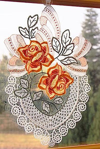 Thumbnail for Plauener Spitze Fensterbild Rose Orange Spitzenbild Fensterdeko Deko + Saugnapf 19x31 cm