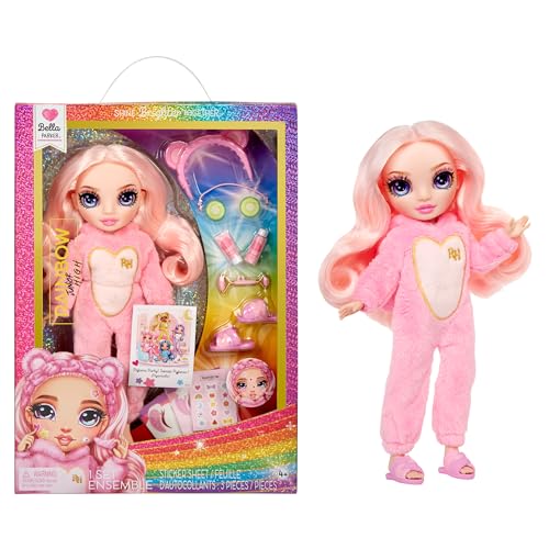 Rainbow High Junior High PJ Party - Bella (Pink) - 22 cm Puppe mit weichem Einteiler, Hausschuhen und Spielzubehör - Kinderspielzeug - Ideal für 4-12 Jahre